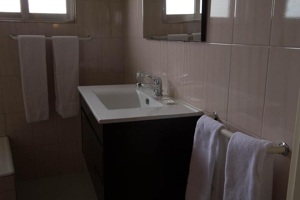 S. Mamede Hotel Гимарайнш Номер фото